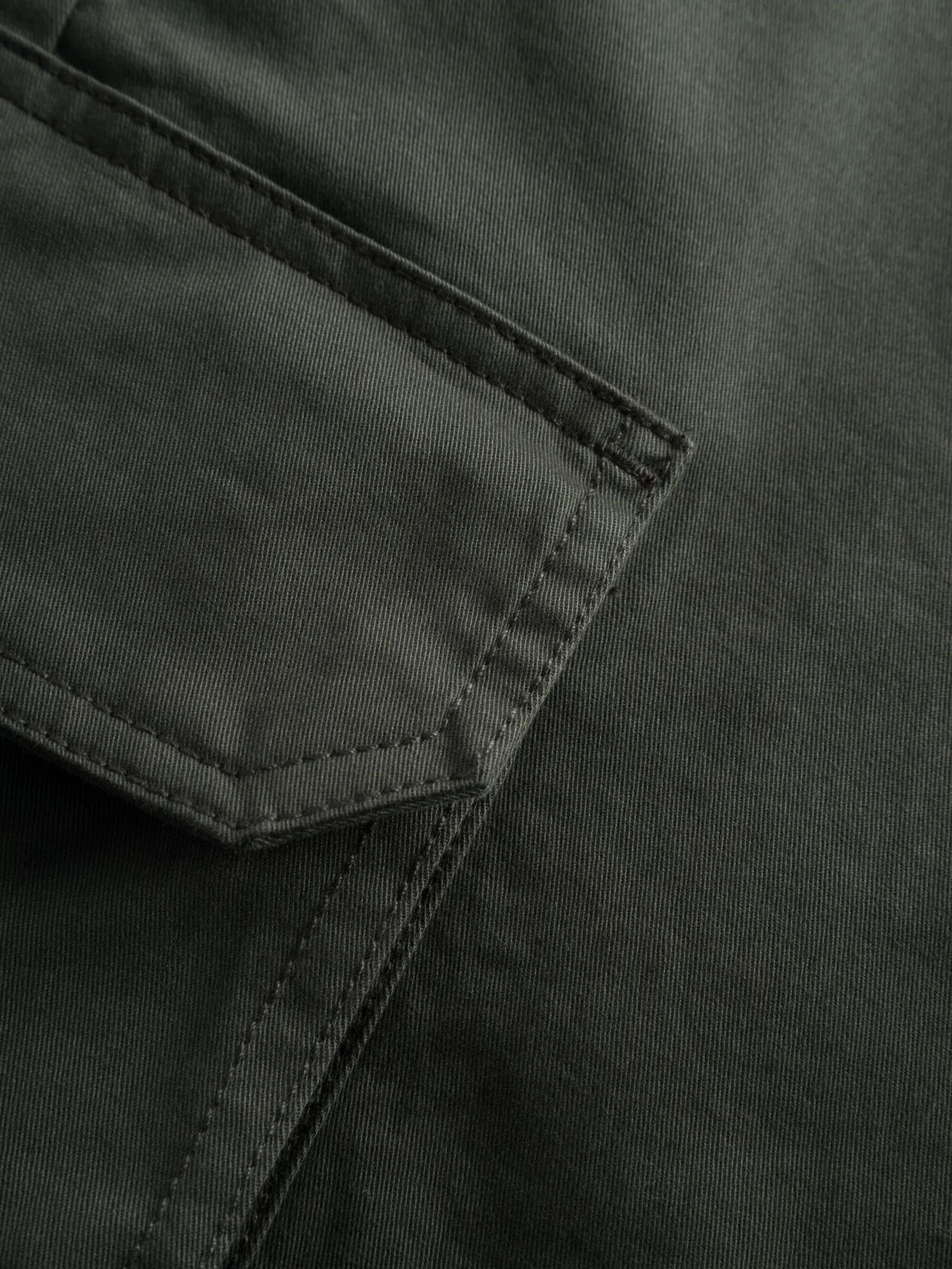 Cargo stretched twill shorts - Forrest Night