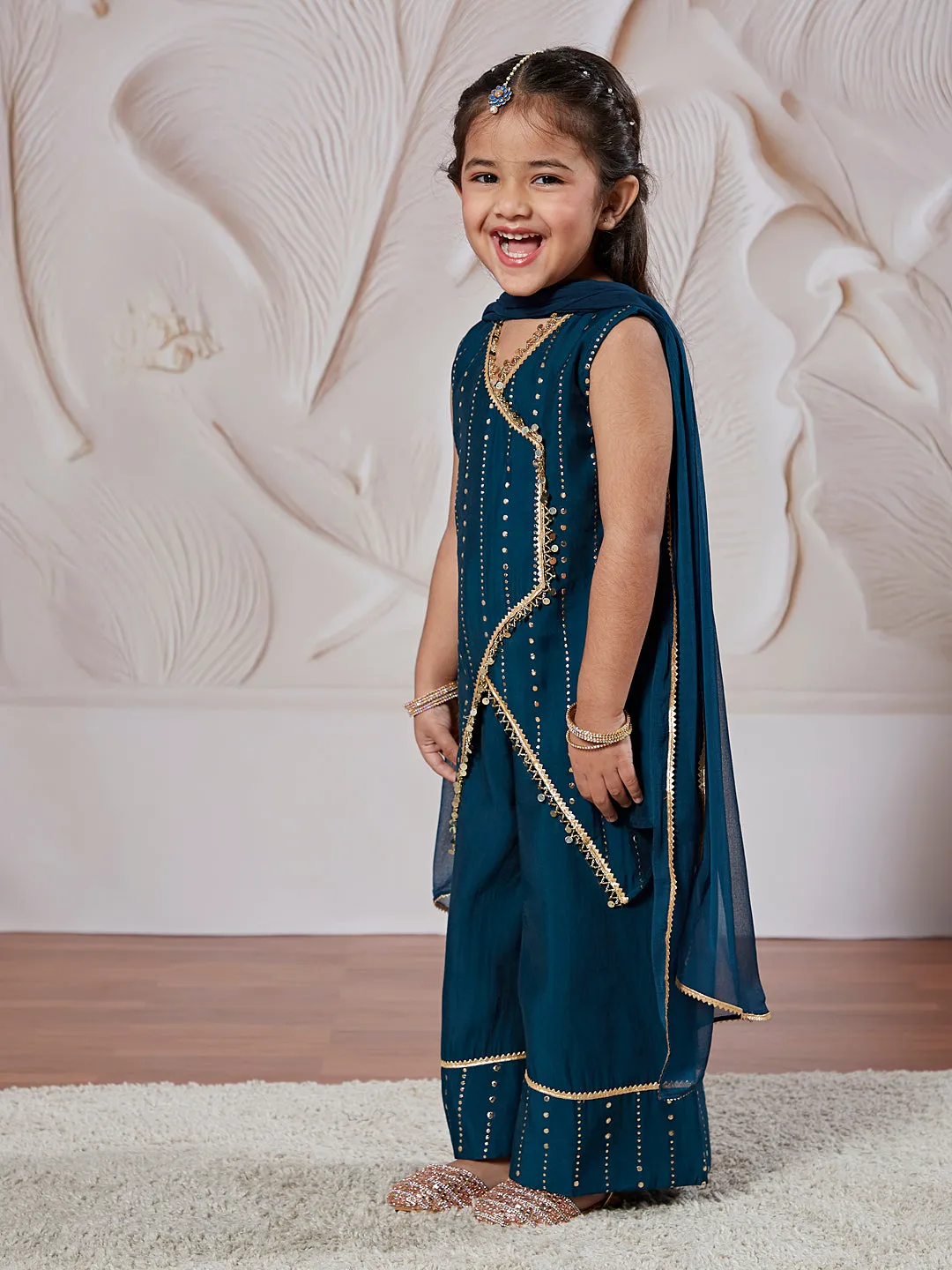 VASTRAMAY Girls' Turquoise Kurta Set With Dupatta