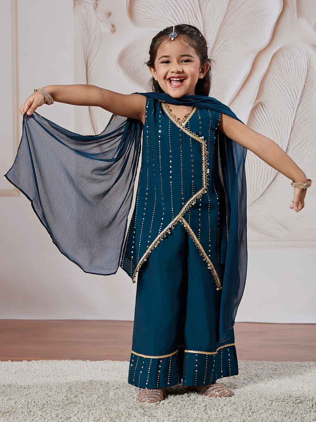 VASTRAMAY Girls' Turquoise Kurta Set With Dupatta