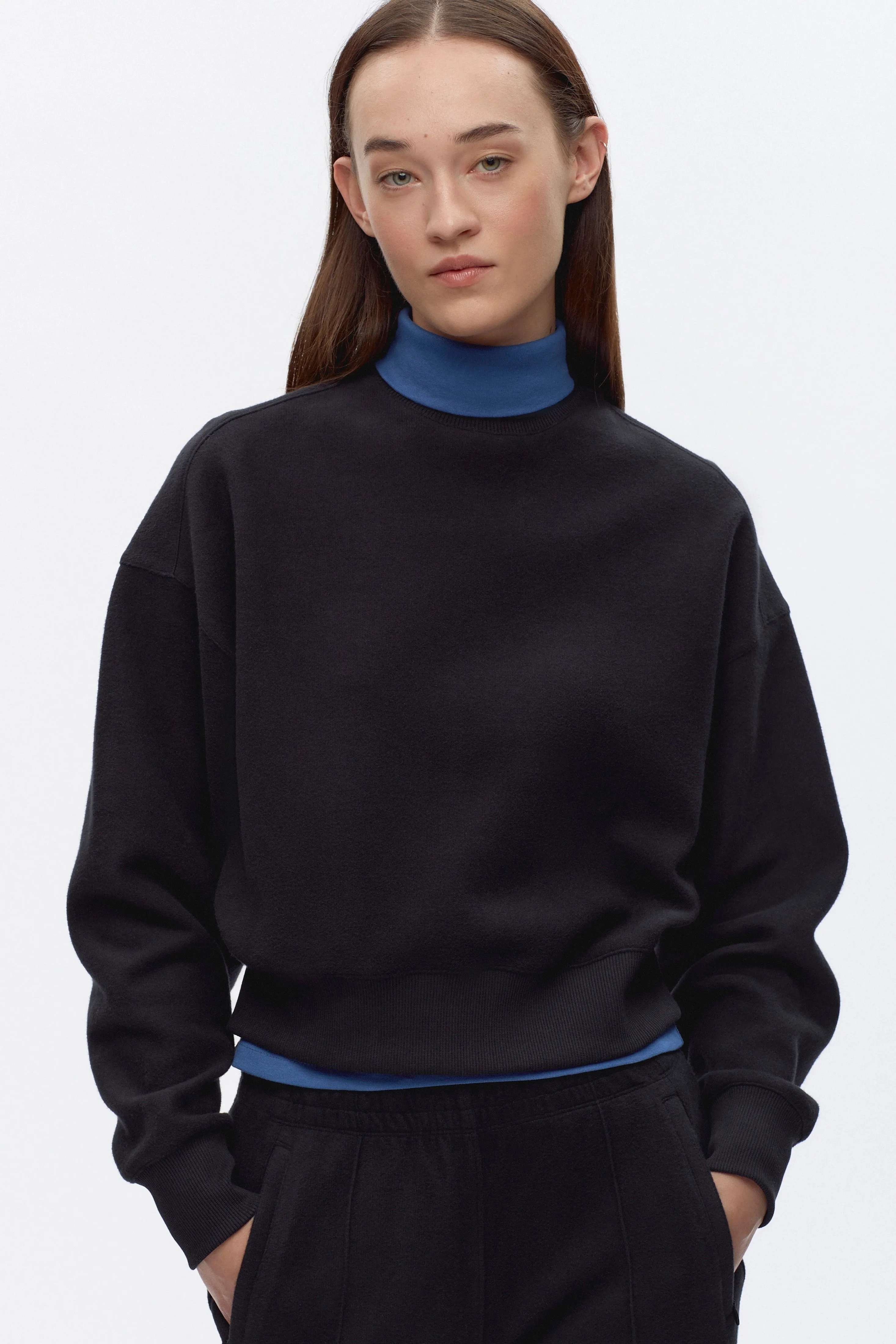 Women's Cozy Crewneck in Black