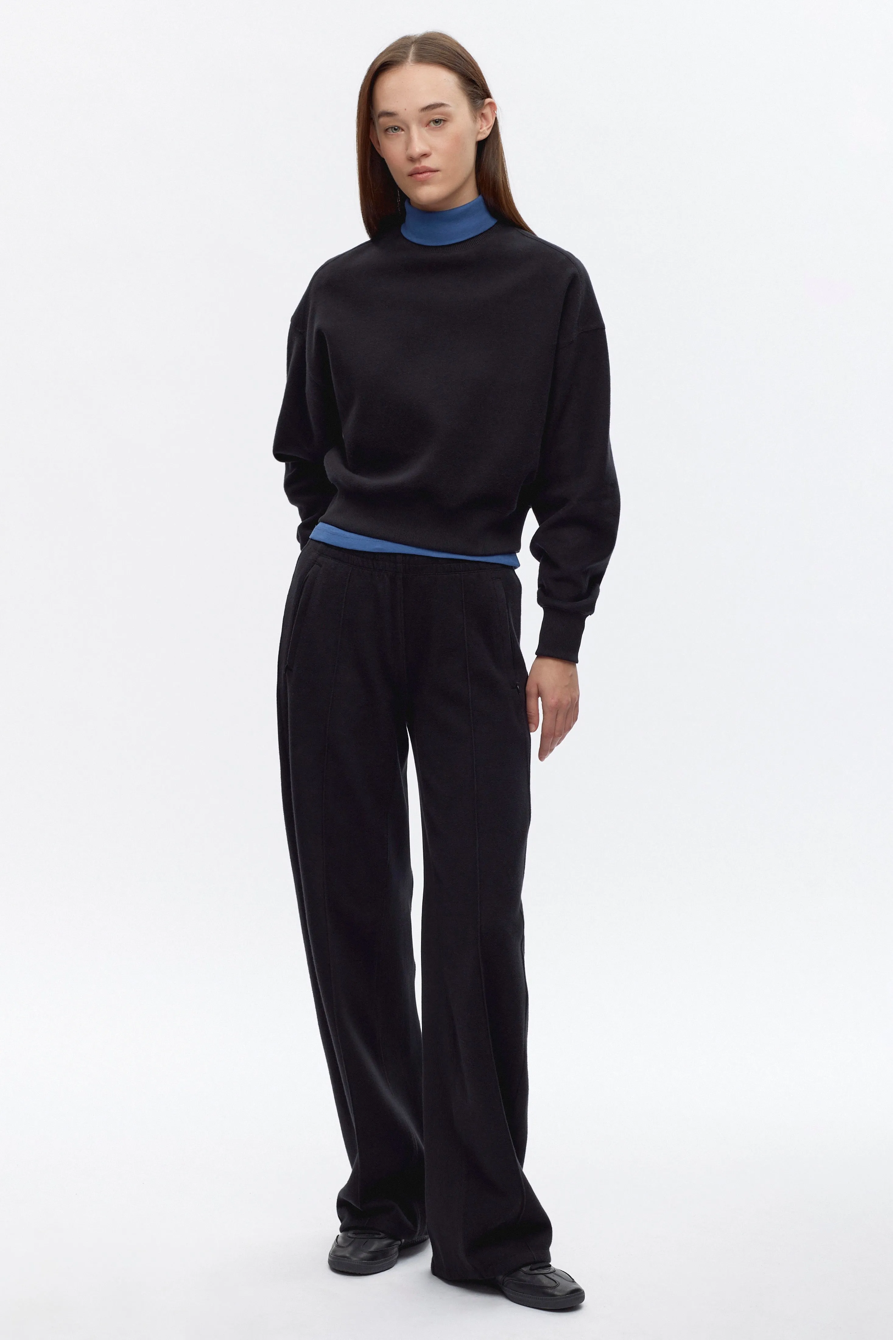 Women's Cozy Crewneck in Black